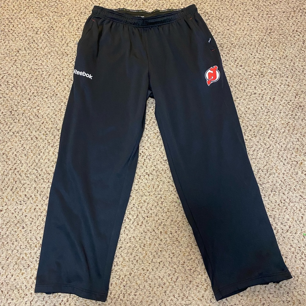 Reebok New Jersey Devils jogging pants  Sz LG